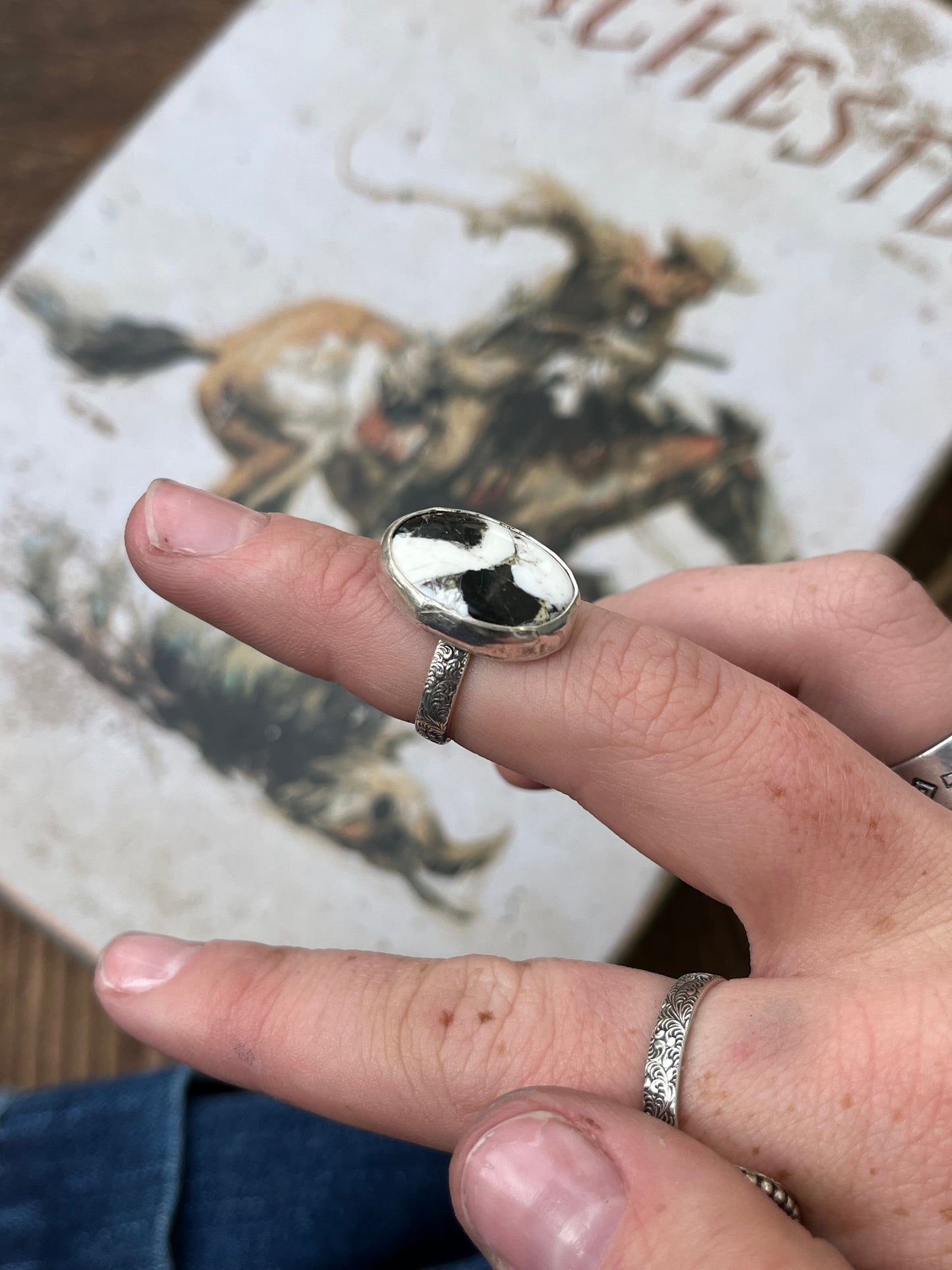 Patterned band white Buffalo ring ~ size 6.25