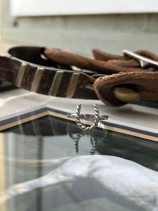 Horseshoe ring ~ size 8